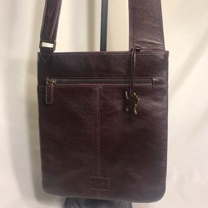 🌟 Radley London zip-around crossbody bag